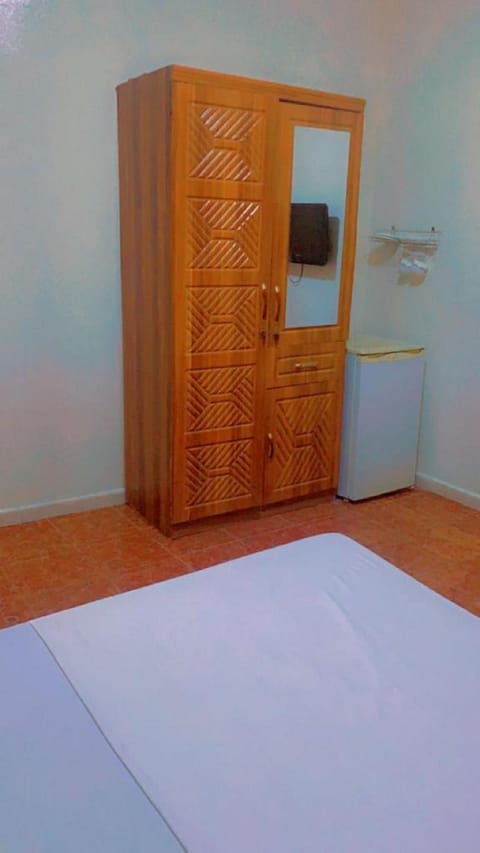 Une très belle chambre toilette interieure á ouest foire Apartamento in Dakar