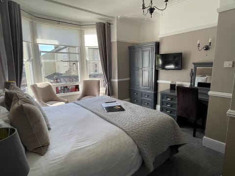 Lynton House Bed and Breakfast in Llandudno