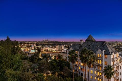 Hollywood Hills skyline villa! Casa Milano House in Hollywood Hills