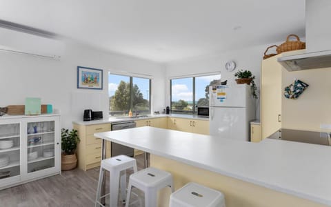 Great Family Holiday House in Central Location House in Victor Harbor