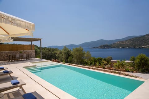 Sea view, Swimming pool, sunbed