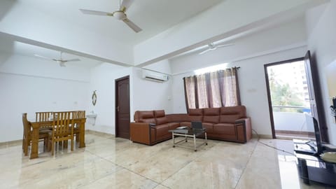 Living room, Seating area, air conditioner