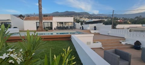 Property building, Day, Natural landscape, Garden, Garden view, Mountain view, Pool view, Swimming pool, sunbed