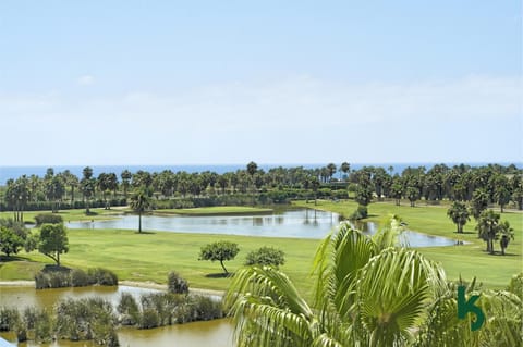 Garden, Golfcourse, Lake view