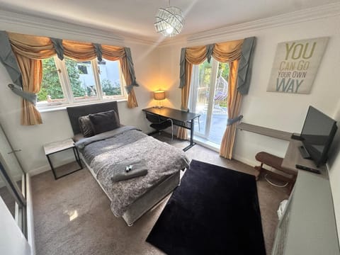 Reemdale Manor - Fulwood Row Preston PR25RW Bed and Breakfast in Preston