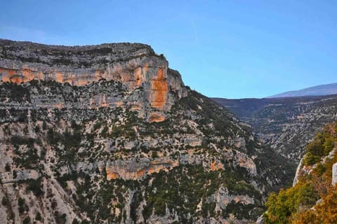 Nearby landmark, Natural landscape, Mountain view