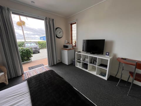 Mangonui Waterfront Apartments Motel in Northland