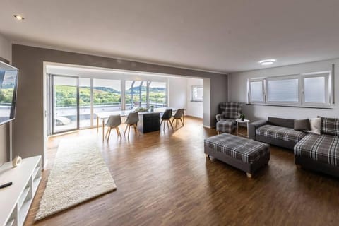 Stadthaus Neckarsulm serviced apartments – Penthouse Erlenbach Condo in Heilbronn