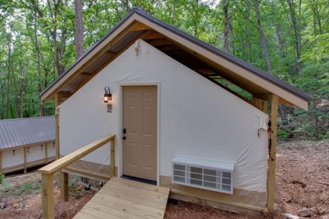 10 The Lodge Luxury Glamping Tent Hunting Theme Tenda di lusso in Grant