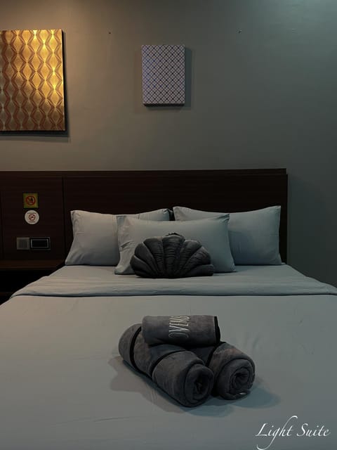 Relaxed Studio Q&S-Bed Near Airport WI-FI-Aeropod Sovo Vacation rental in Kota Kinabalu