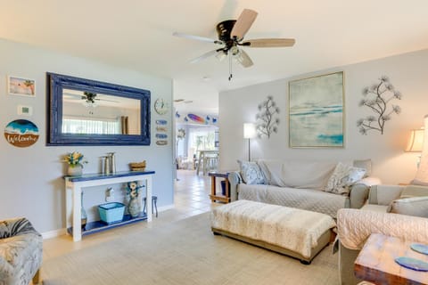 Charming Sarasota Home with Deck, 3 Mi to Beaches! House in Gulf Gate Estates