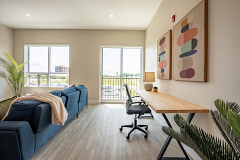 Brand New and Very Spacious 1 Bedroom Condo! Eigentumswohnung in Chatham-Kent