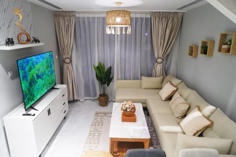 Communal lounge/ TV room, TV and multimedia, Living room, Seating area, Evening entertainment