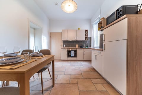 Dining area, dishwasher, minibar, pet friendly, stove, kitchen