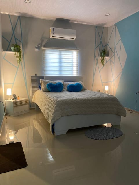 Bed, Photo of the whole room, Bedroom, air conditioner