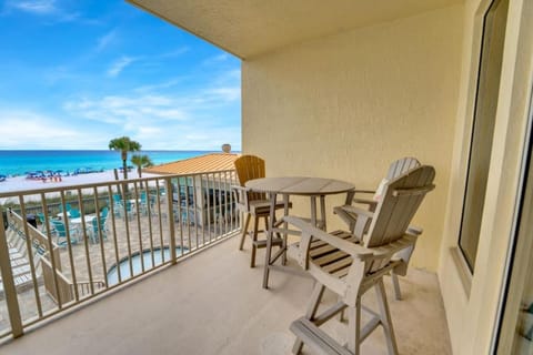 Gulfcrest 206 Beautiful, gulf-front condo with majestic views Maison in Lower Grand Lagoon