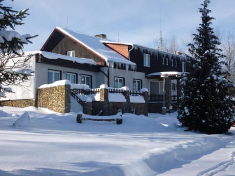 Facade/entrance, Day, Winter