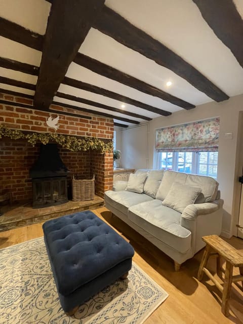 Historic Cambridgeshire Cottage House in South Cambridgeshire District