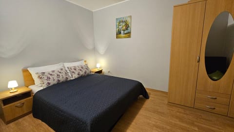 Bed, Bedroom, wardrobe