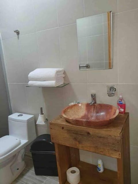 Bella Vizcaína 6 recámaras con baño privado. House in State of Querétaro