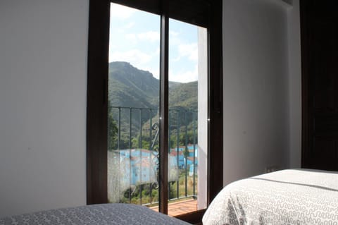 Bedroom, City view, Mountain view