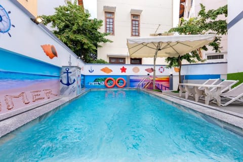 Communal lounge/ TV room, Day, Evening entertainment, Pool view, Swimming pool, Swimming pool, sunbed