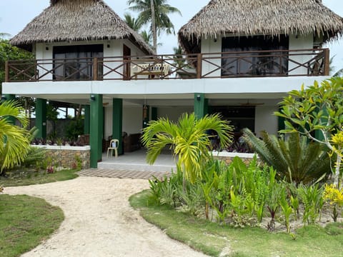 Entire Private Beachfront Villa in Siargao Villa in General Luna