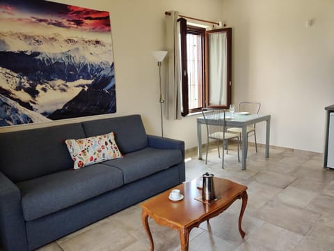 Seating area, air conditioner