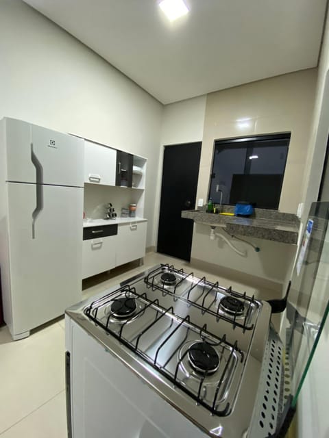 Kitchen or kitchenette, pet friendly, stove