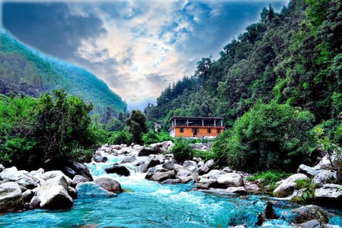 Nearby landmark, Day, Natural landscape, Lake view, Mountain view, River view