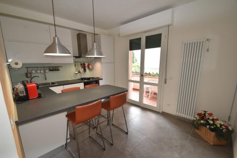 Kitchen or kitchenette, Dining area, pet friendly, stove