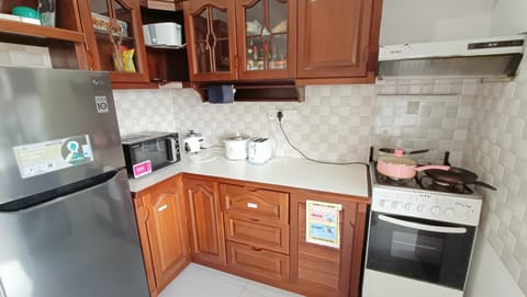 Kitchen or kitchenette, minibar, pet friendly, toaster, kitchen