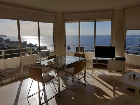 The Sunrise of your Dreams with Total Ocean View with New Modern Kitchens Apartment in Funchal