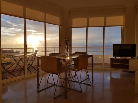 The Sunrise of your Dreams with Total Ocean View with New Modern Kitchens Apartment in Funchal