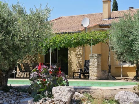 Belle villa individuelle climatisée piscine Villa in Pernes-les-Fontaines
