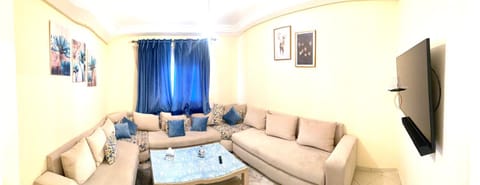 Communal lounge/ TV room, TV and multimedia, Living room, Seating area, Evening entertainment