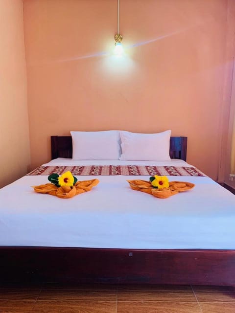 Inthila Garden Guest House Bed and Breakfast in Vang Vieng