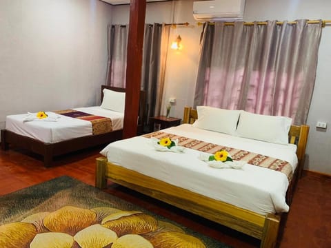 Inthila Garden Guest House Bed and Breakfast in Vang Vieng