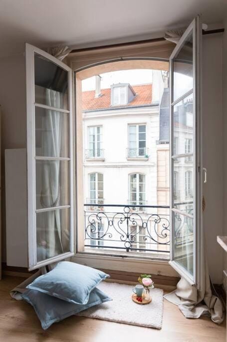 Le Lumineux 50 m² Gare/château/wifi/Netflix Apartment in Versailles