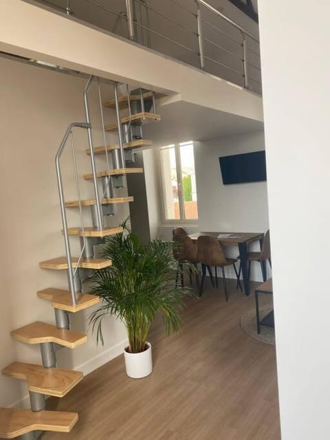 Duplex type Loft centre ville * clim * WIFI * Haut de gamme * Apartment in Angoulême