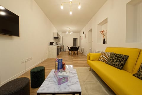 Le PERPInB - 6 personnes - Bureau & wifi Apartment in Perpignan