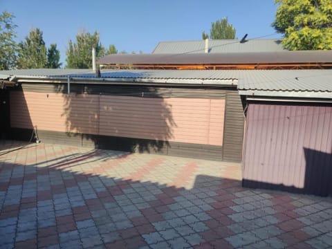 Property building, Day, Inner courtyard view