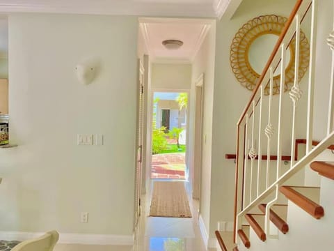 Tranquil Townhome, close to beach & dining House in Saint James