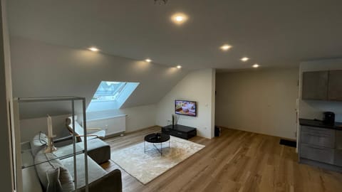 Moderne Dachgeschosswohnung Modern Apartment Wohnung in Baden-Baden