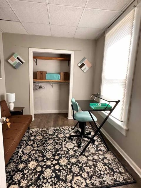 Zen Haven Close to Downtown Indy- Unit 3 Queen Bed Condo in Indianapolis