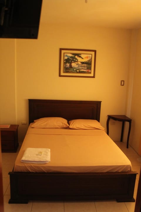 Bed, Other, Photo of the whole room, Decorative detail