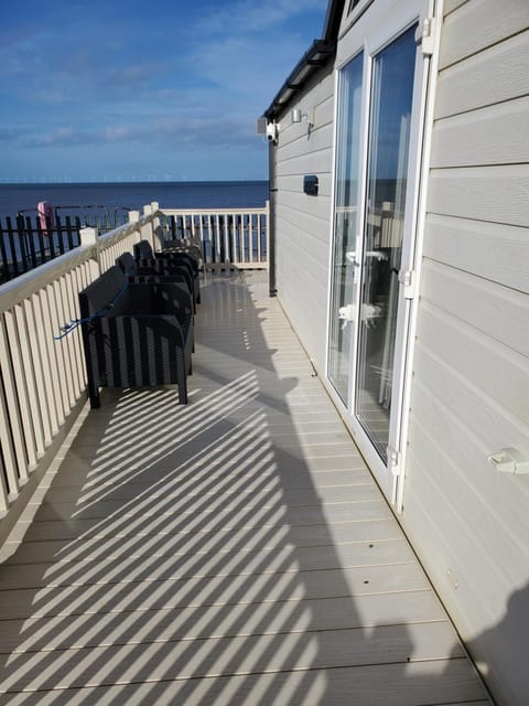 your happy place Condo in Towyn