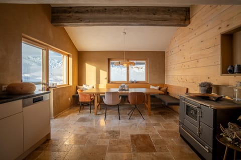 Chalet Urban Condo in Fontanella