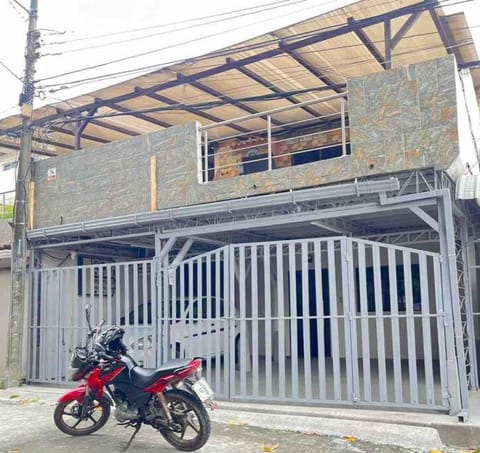 Cómoda y céntrica casa de lujo. Alta seguridad! Apartment in Guayaquil