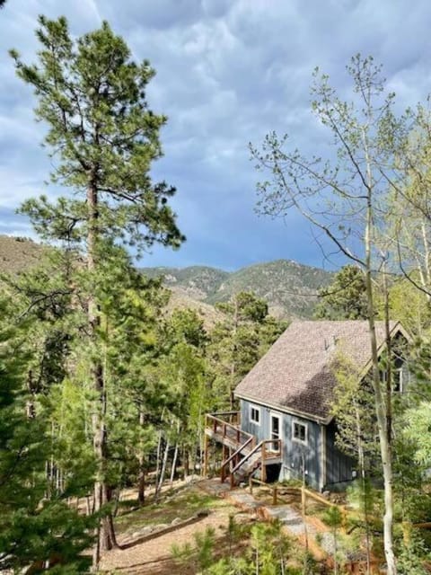Your own Base Camp for your mountain adventures House in Green Mountain Falls